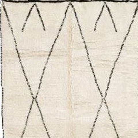 Front view of the light gray diamond lattice Moroccan rug featuring a geometric design.