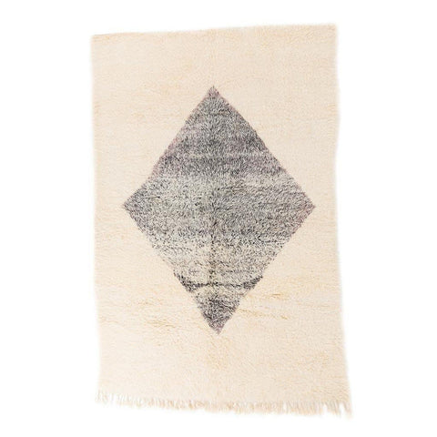 Front view of the gray diamond patterned rug featuring a soft texture.